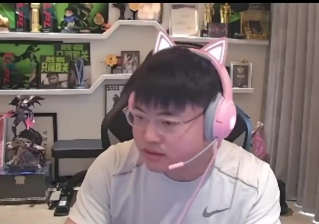 还在输出！Uzi：RNG超话骂我属于正常 现在还在粉RNG的都是神人